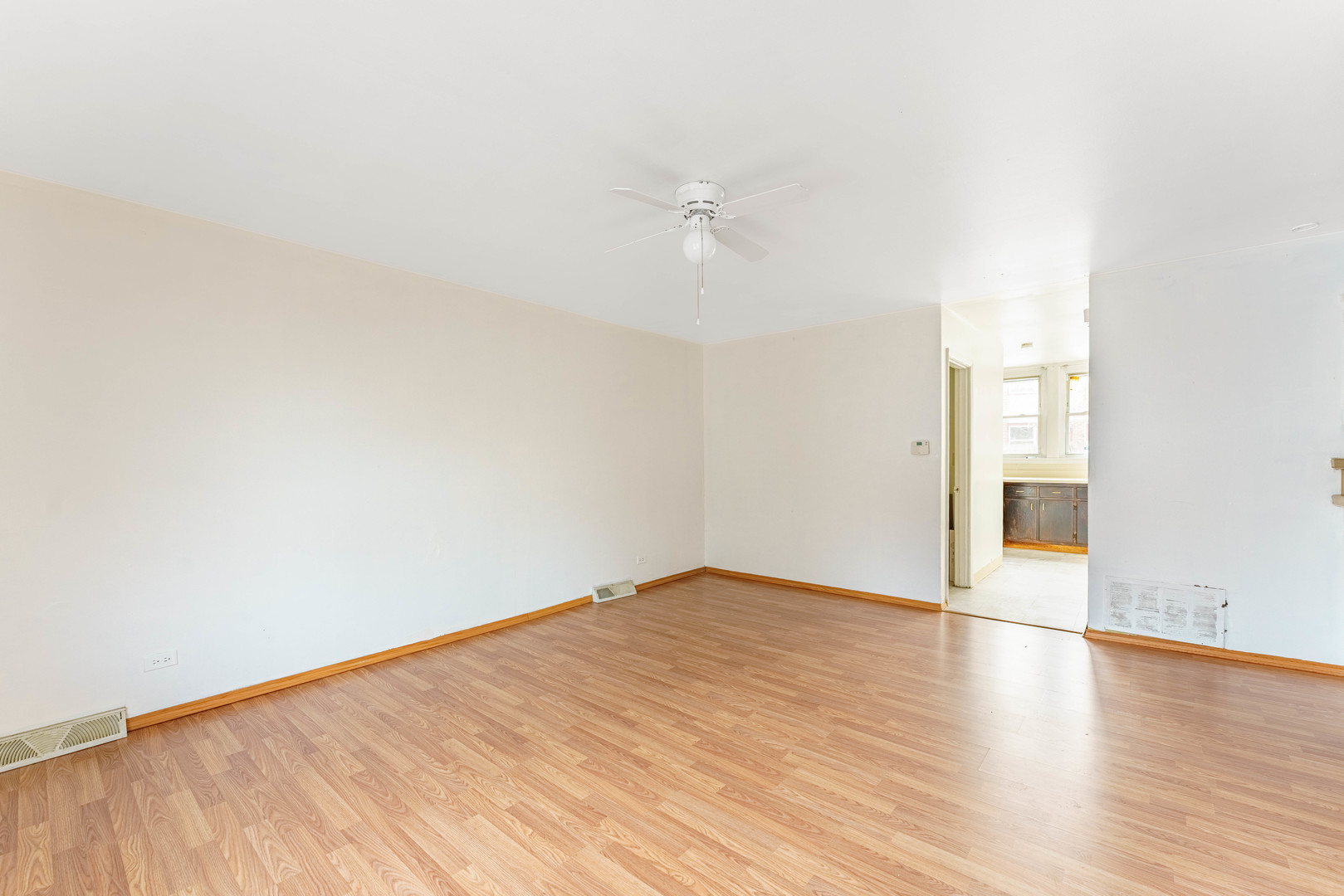 1370 Fargo Avenue E Property Photo 4