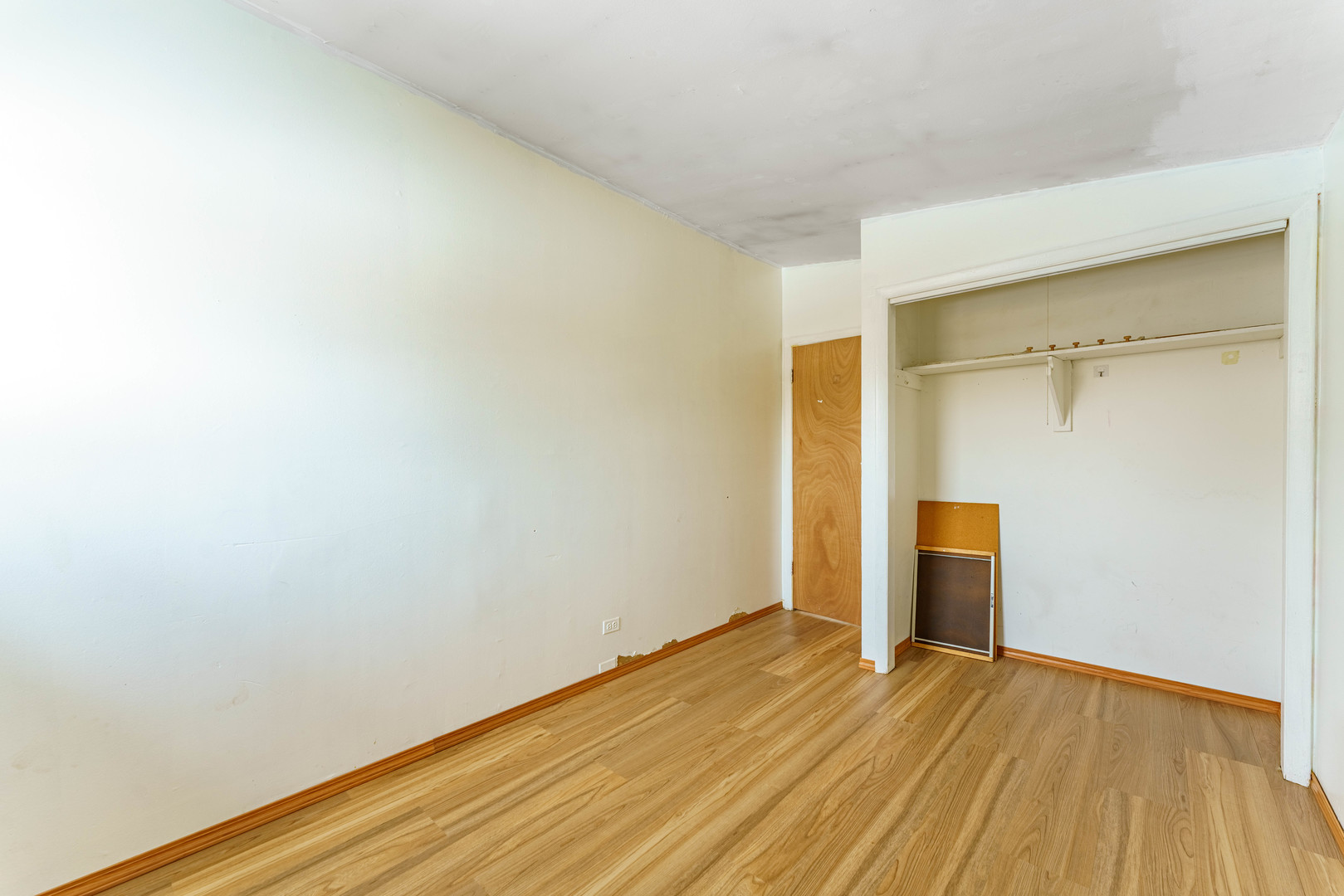 1370 Fargo Avenue E Property Photo 5