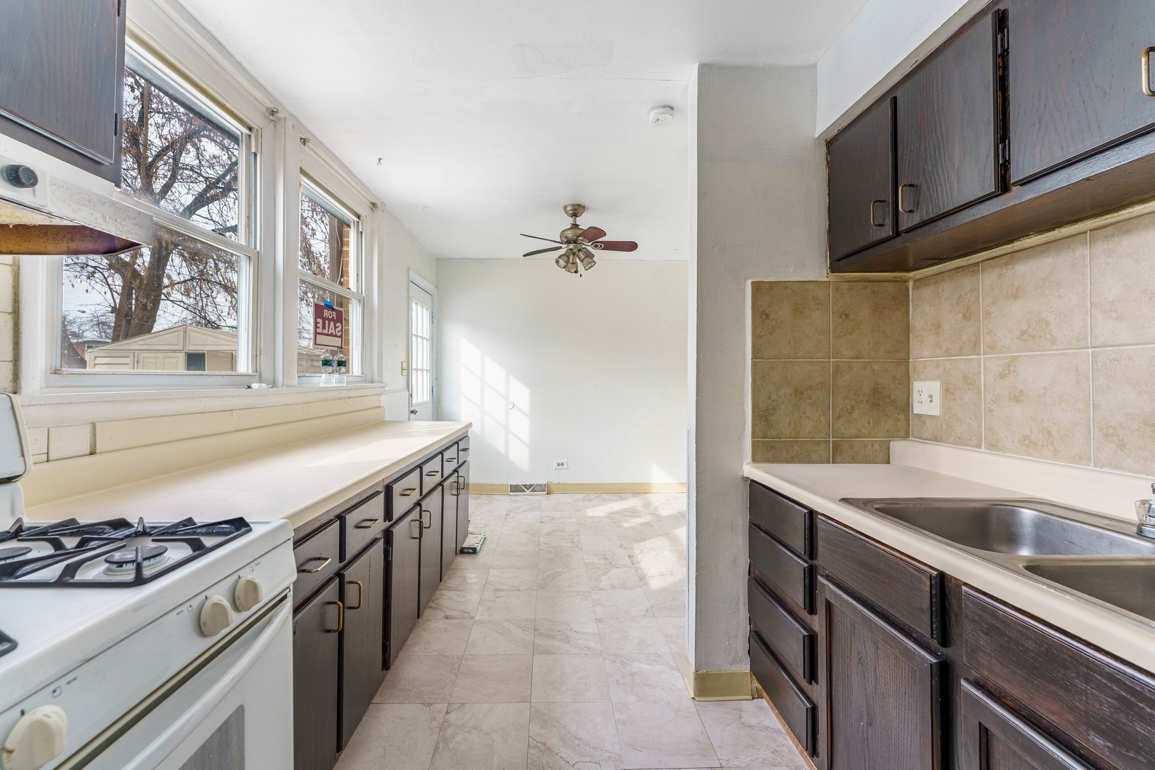 1370 Fargo Avenue E Property Photo 6