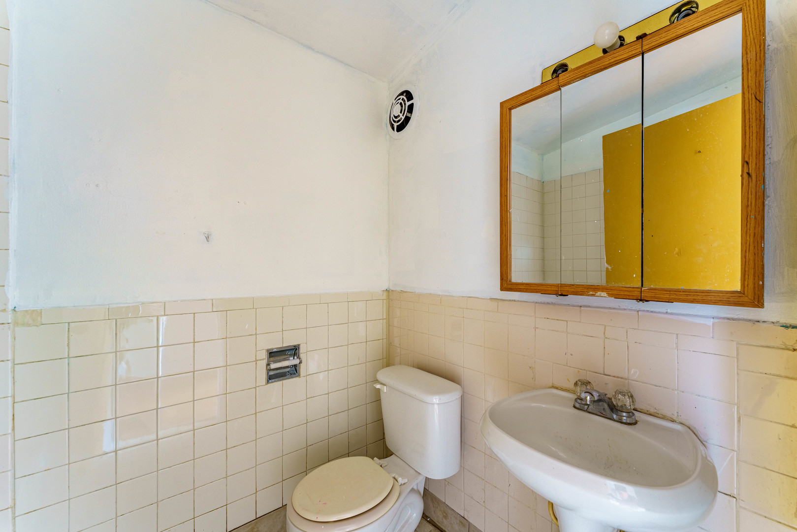 1370 Fargo Avenue E Property Photo 7