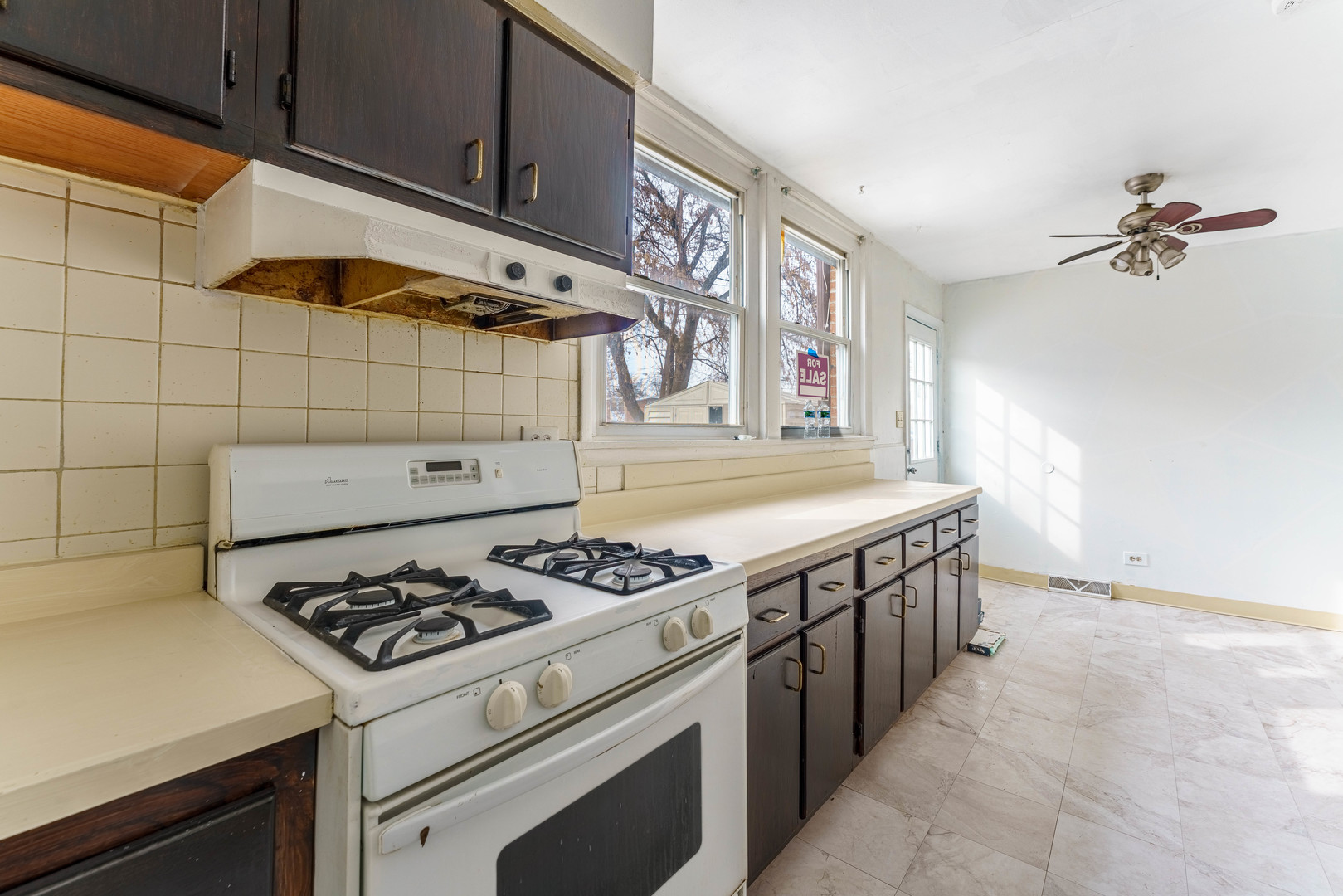 1370 Fargo Avenue E Property Photo 8