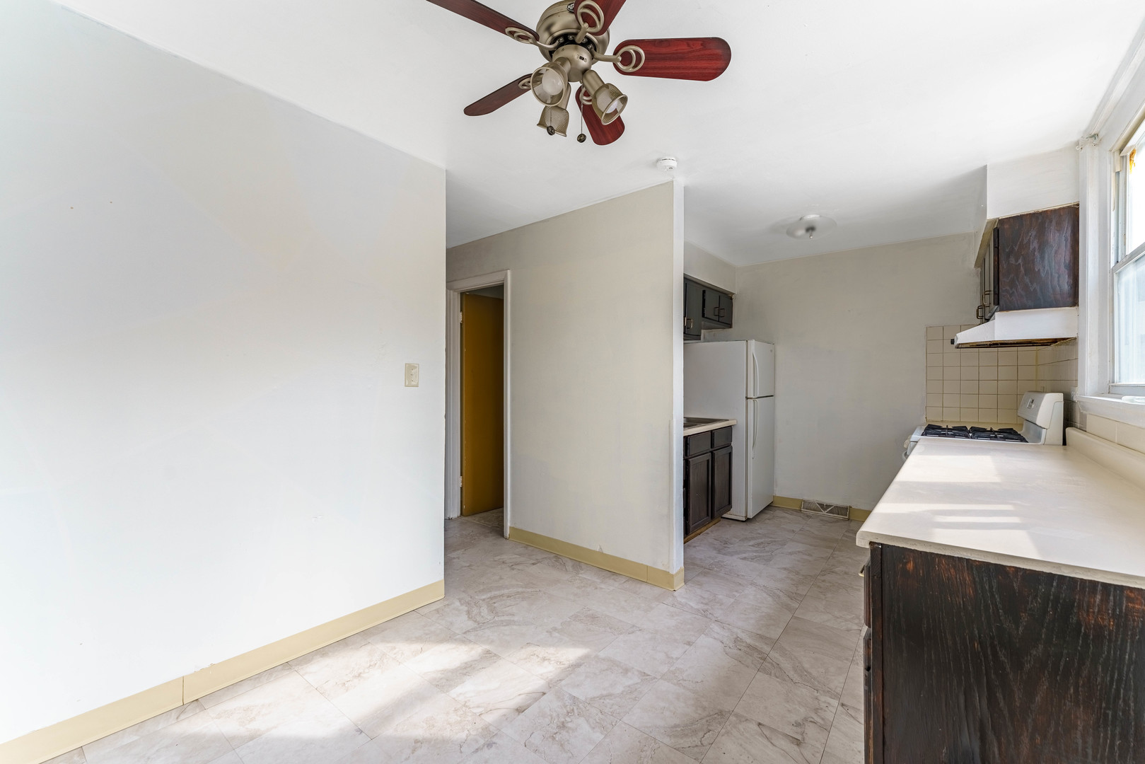 1370 Fargo Avenue E Property Photo 17