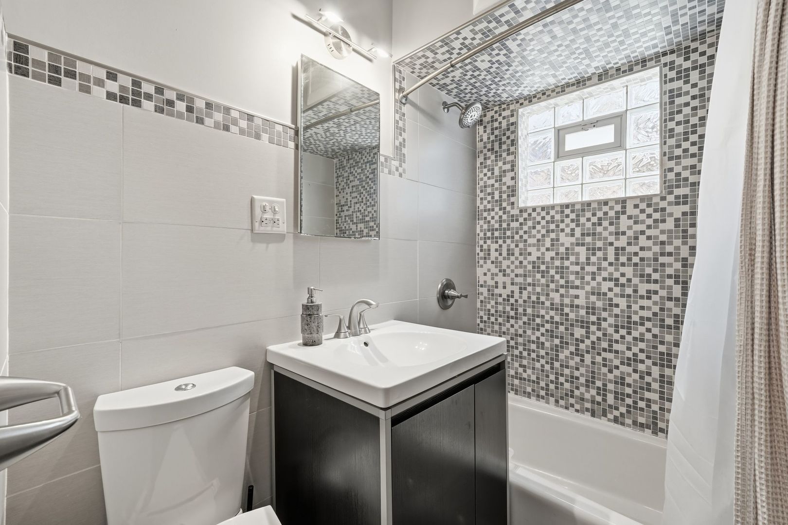 5421 S Kildare Avenue Property Photo 10