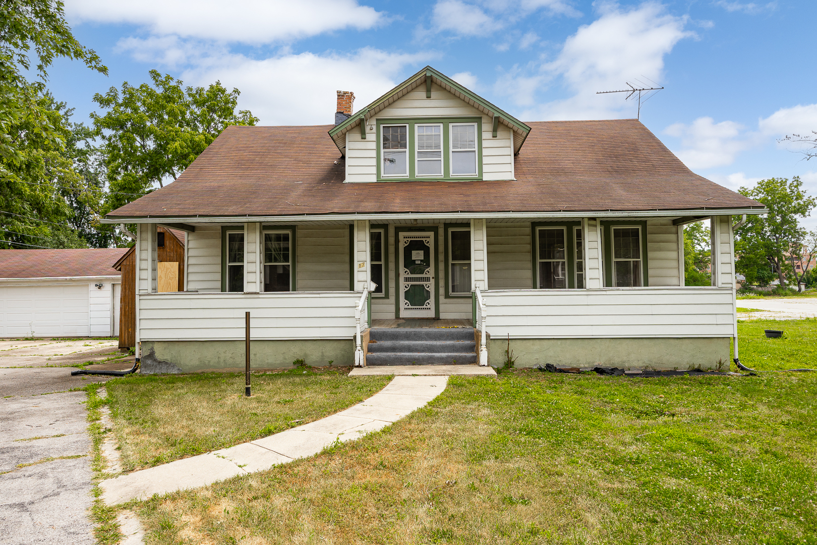 17 S Wabash Avenue Property Photo 1