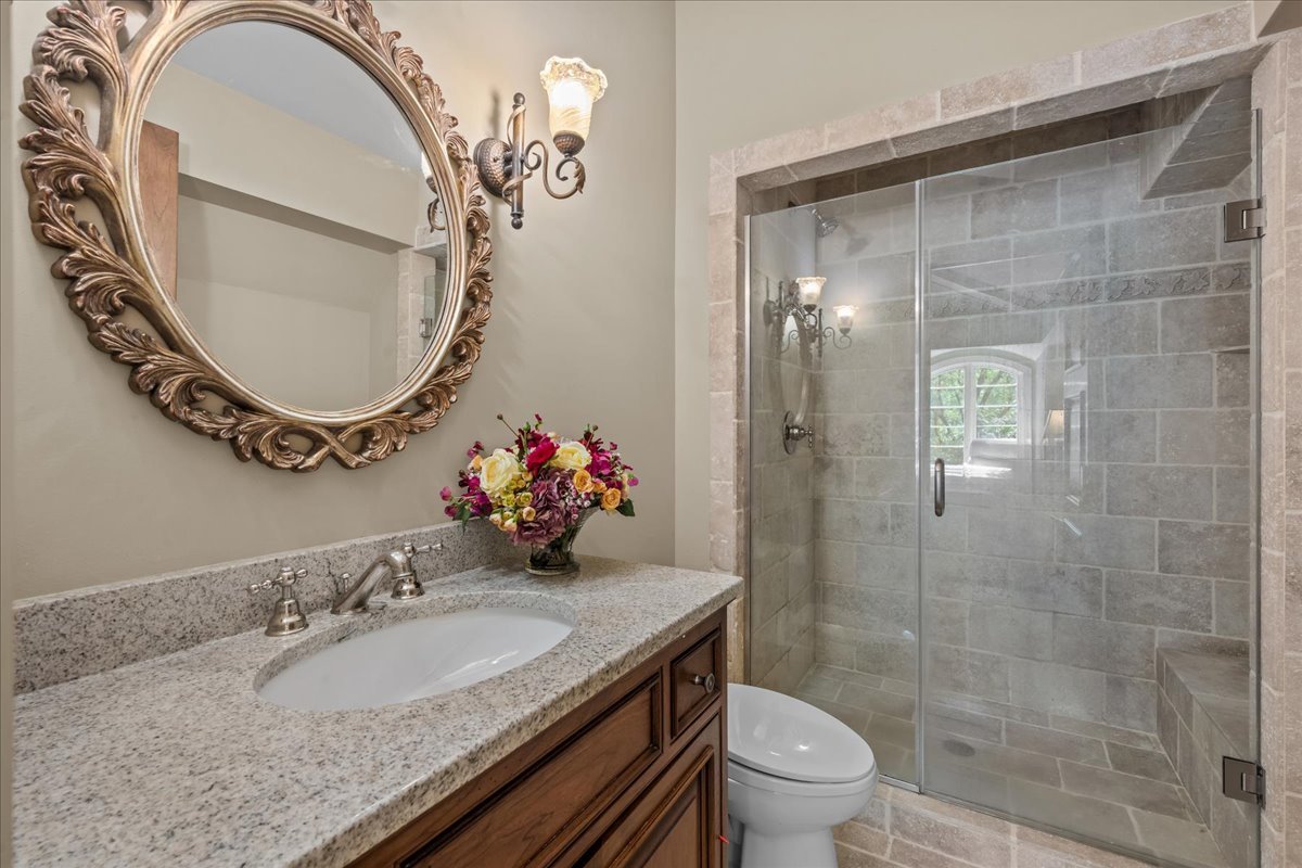 586 Spruce Avenue Property Photo 28