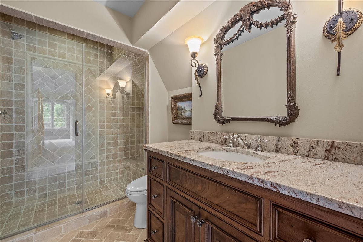 586 Spruce Avenue Property Photo 30