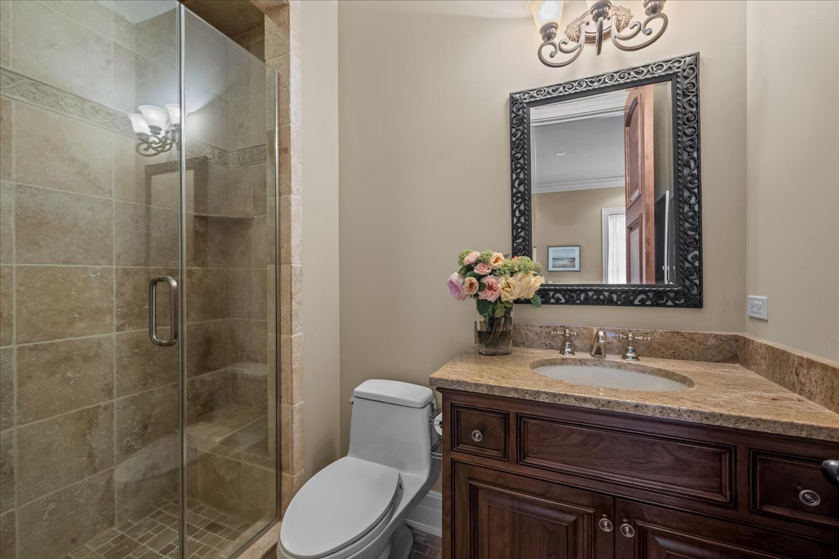 586 Spruce Avenue Property Photo 35
