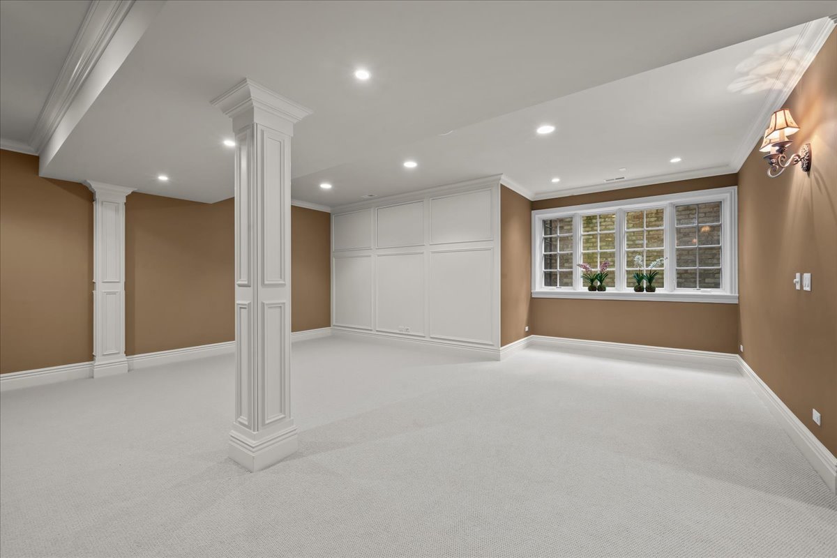 586 Spruce Avenue Property Photo 37