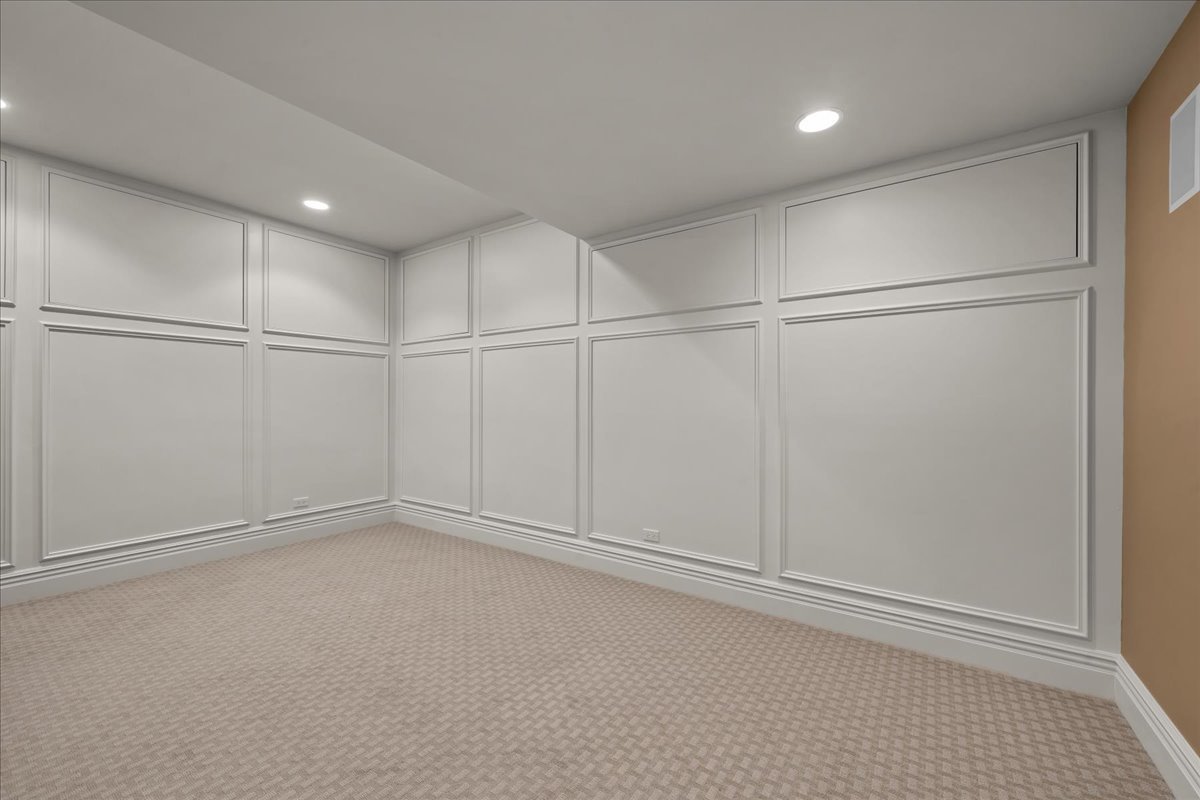 586 Spruce Avenue Property Photo 38