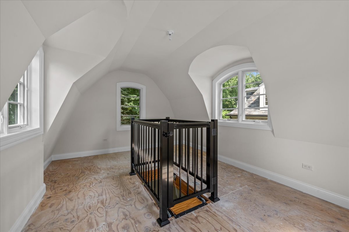 586 Spruce Avenue Property Photo 39