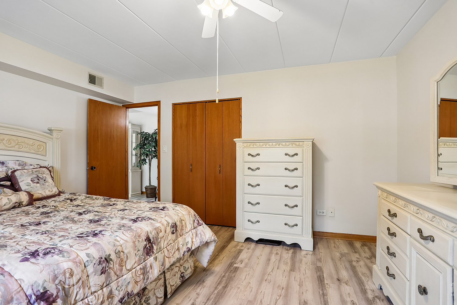 11009 S Theresa Circle 2b Property Photo 11