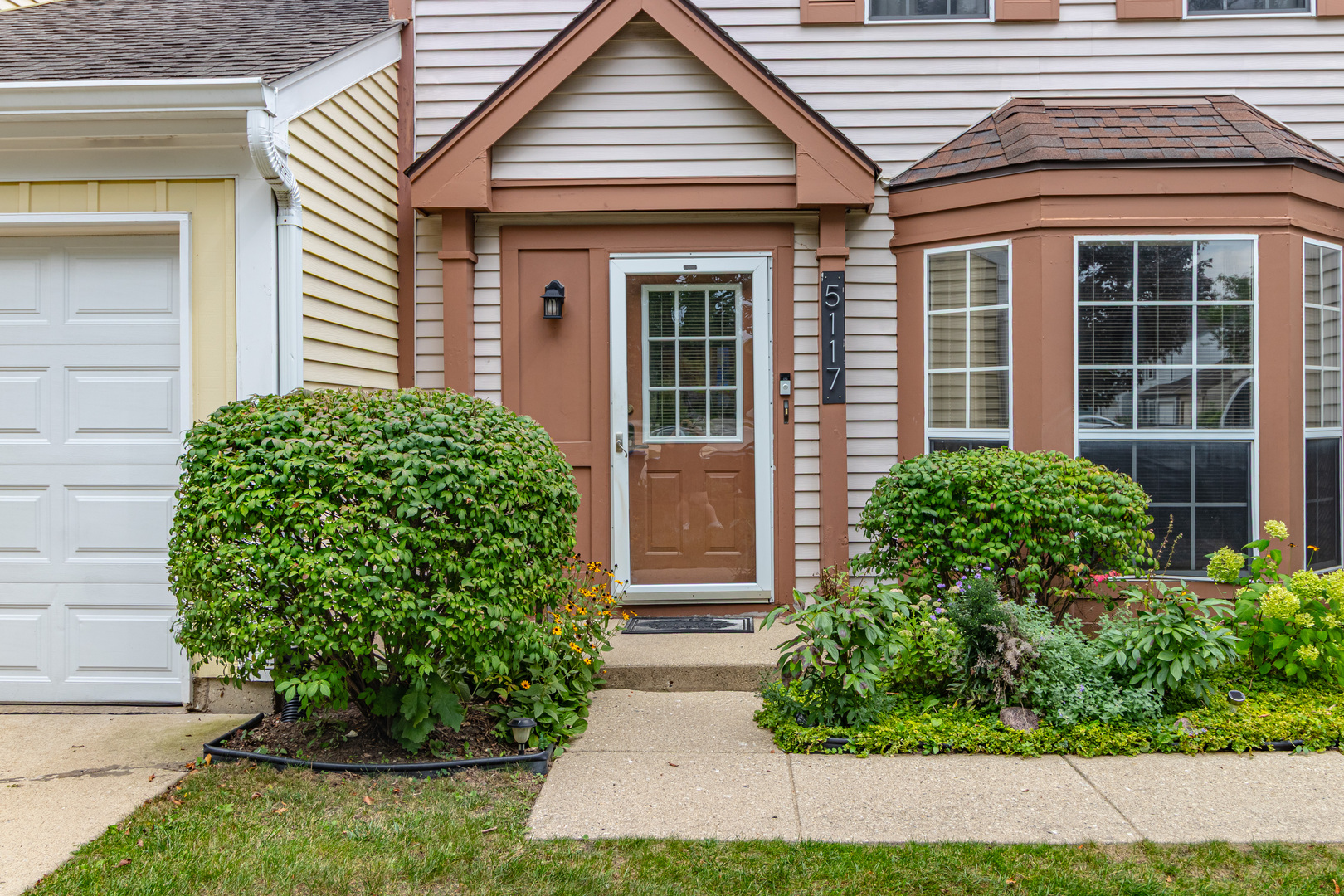 5117 Pembrook Court Property Photo 2