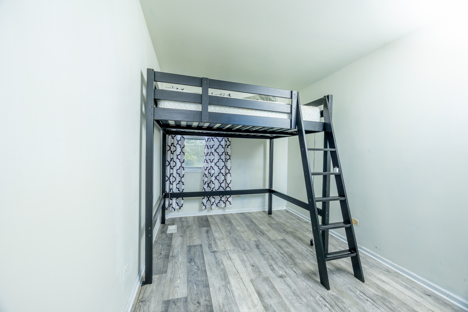5117 Pembrook Court Property Photo 18