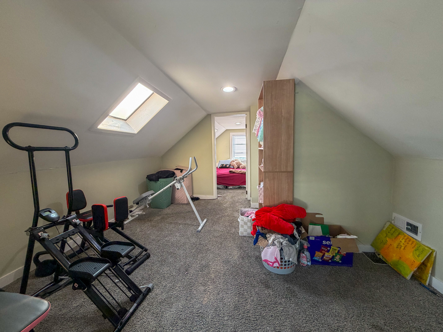 2329 N Mcvicker Avenue Property Photo 11
