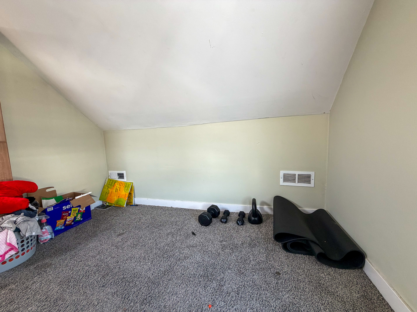 2329 N Mcvicker Avenue Property Photo 12