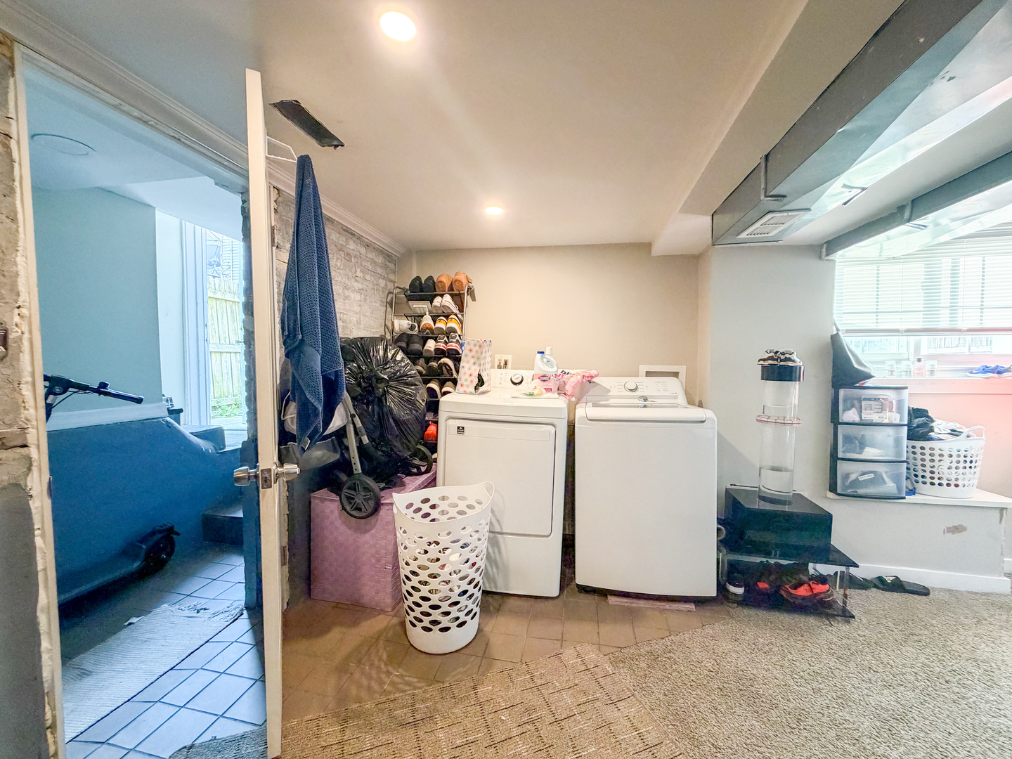 2329 N Mcvicker Avenue Property Photo 16