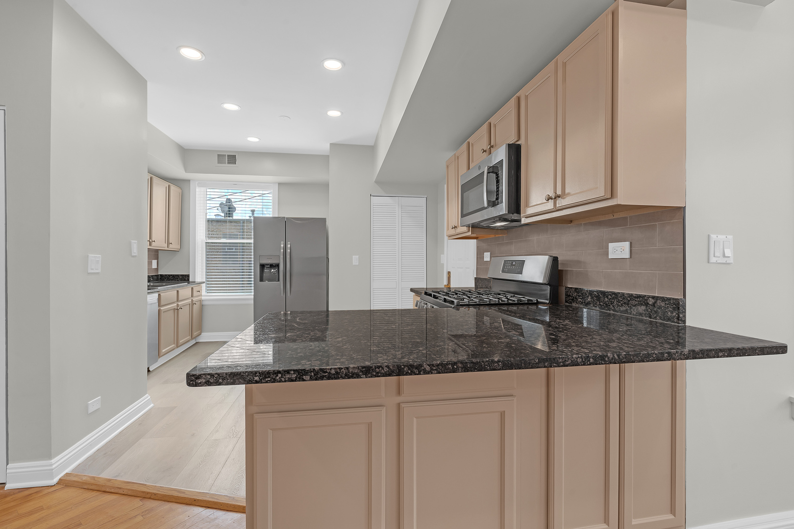 2622 N Spaulding Avenue 3n Property Photo 8