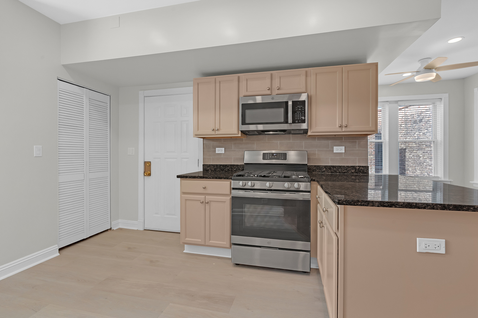 2622 N Spaulding Avenue 3n Property Photo 9