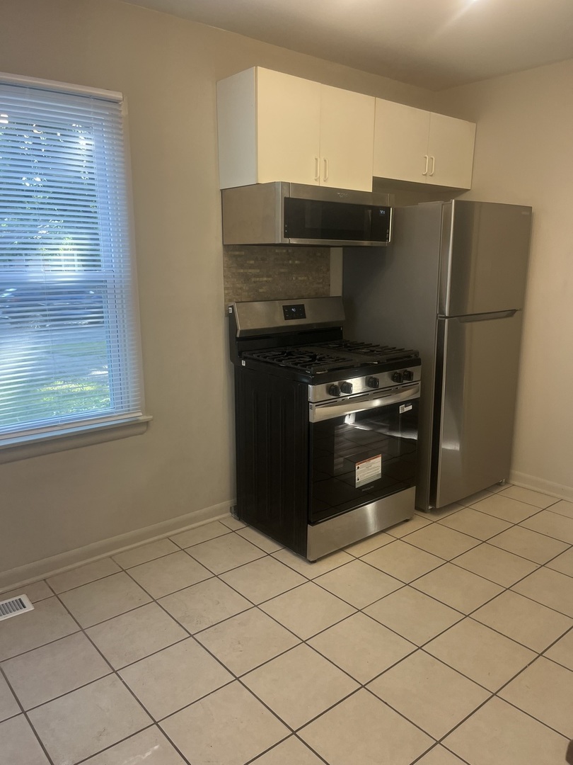 16872 Shea Avenue Property Photo 7