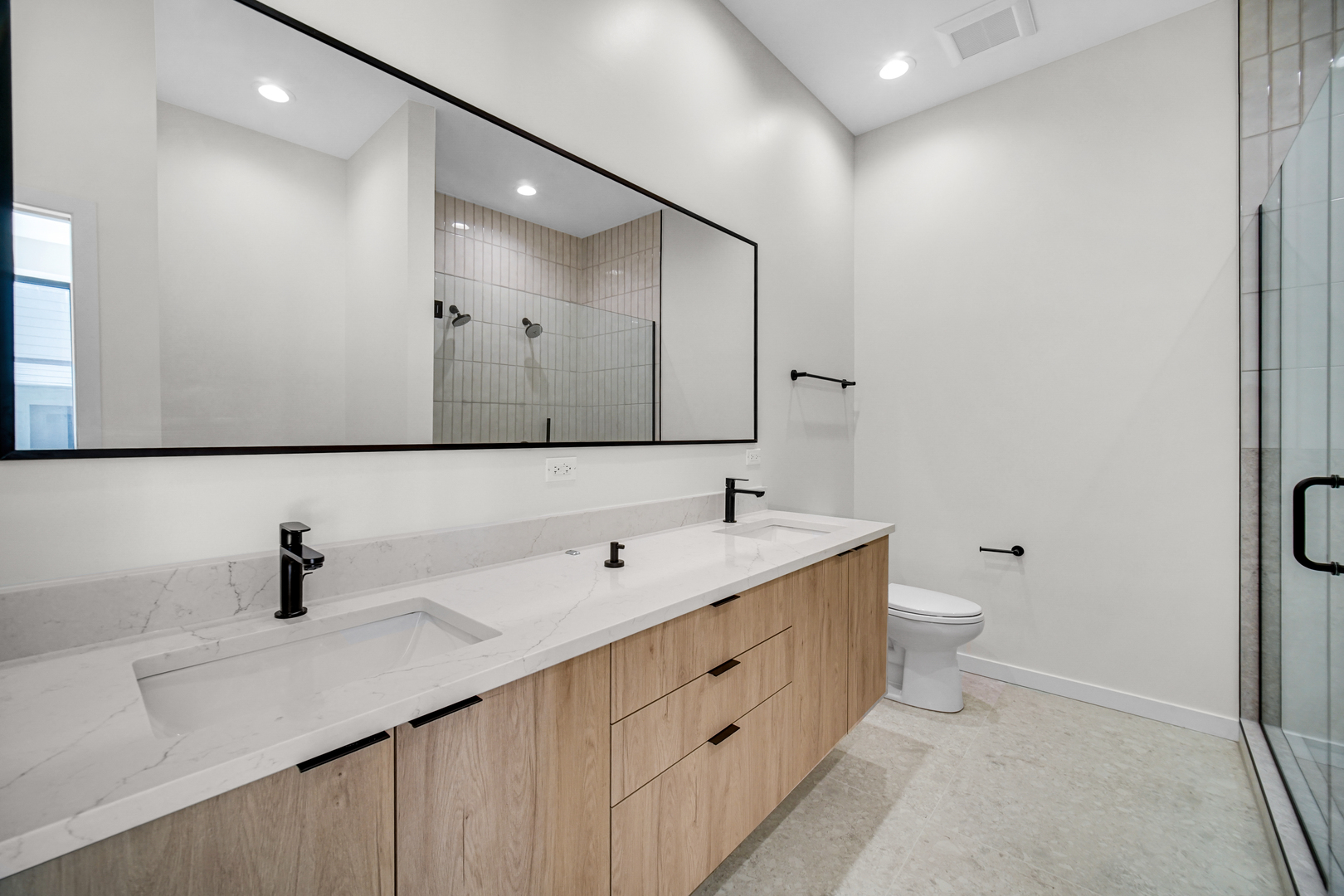 6216 S Woodlawn Avenue B Property Photo 16