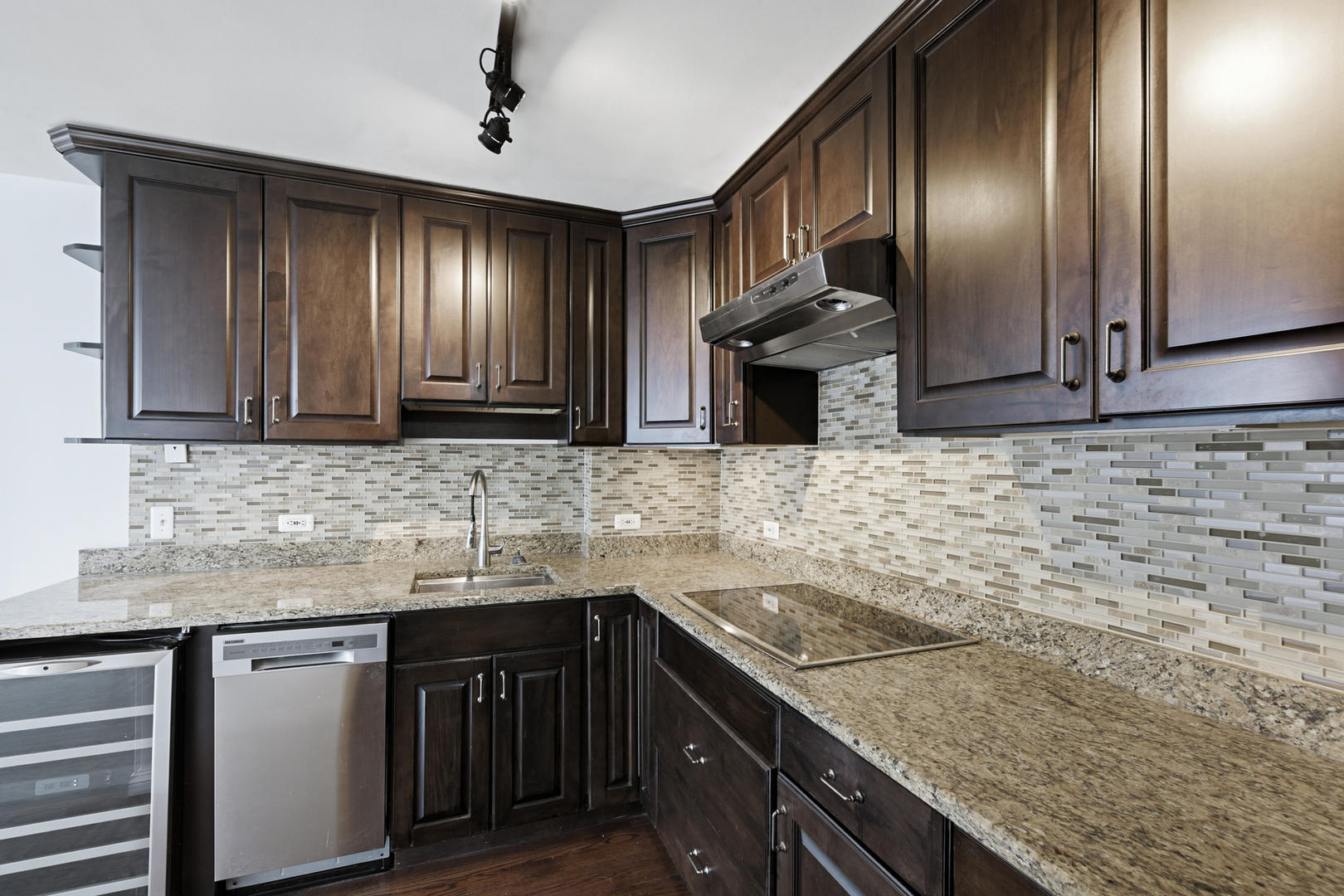 4250 N Marine Drive 2731 Property Photo 5