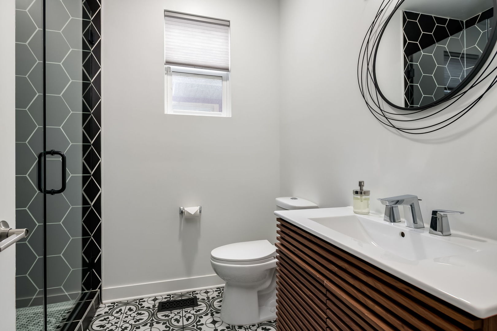 1154 S Elmwood Avenue Property Photo 13