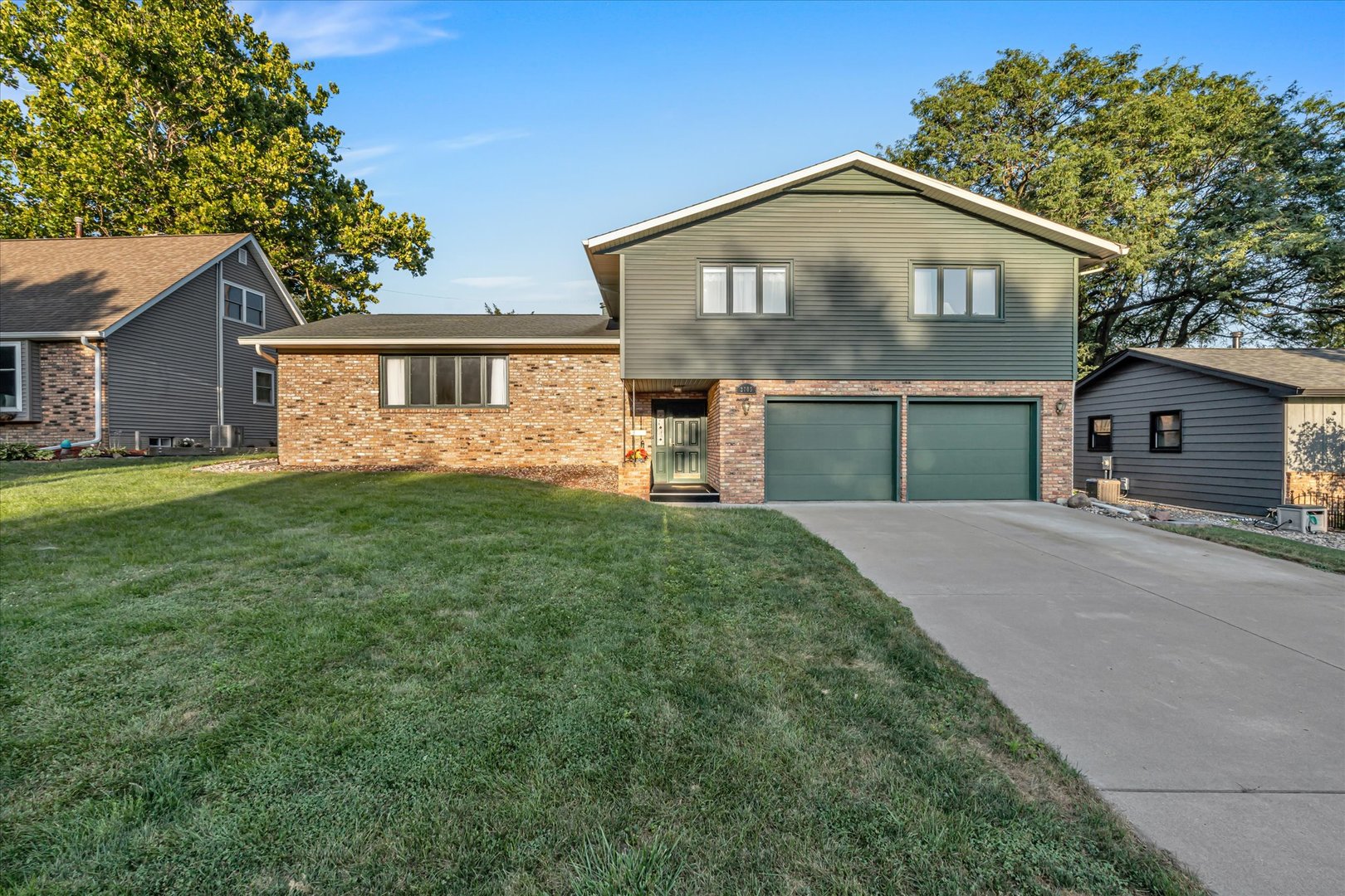 2705 36th Street Property Photo 1
