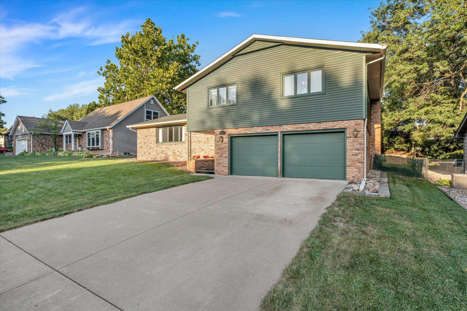 2705 36th Street Property Photo 2