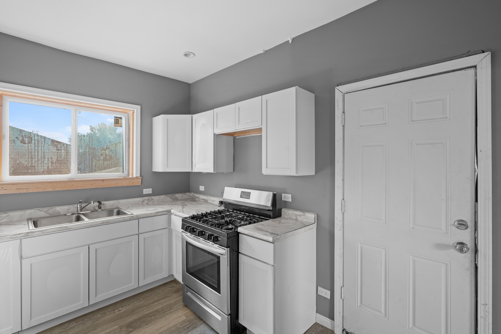 30 W 21st Street Property Photo 9