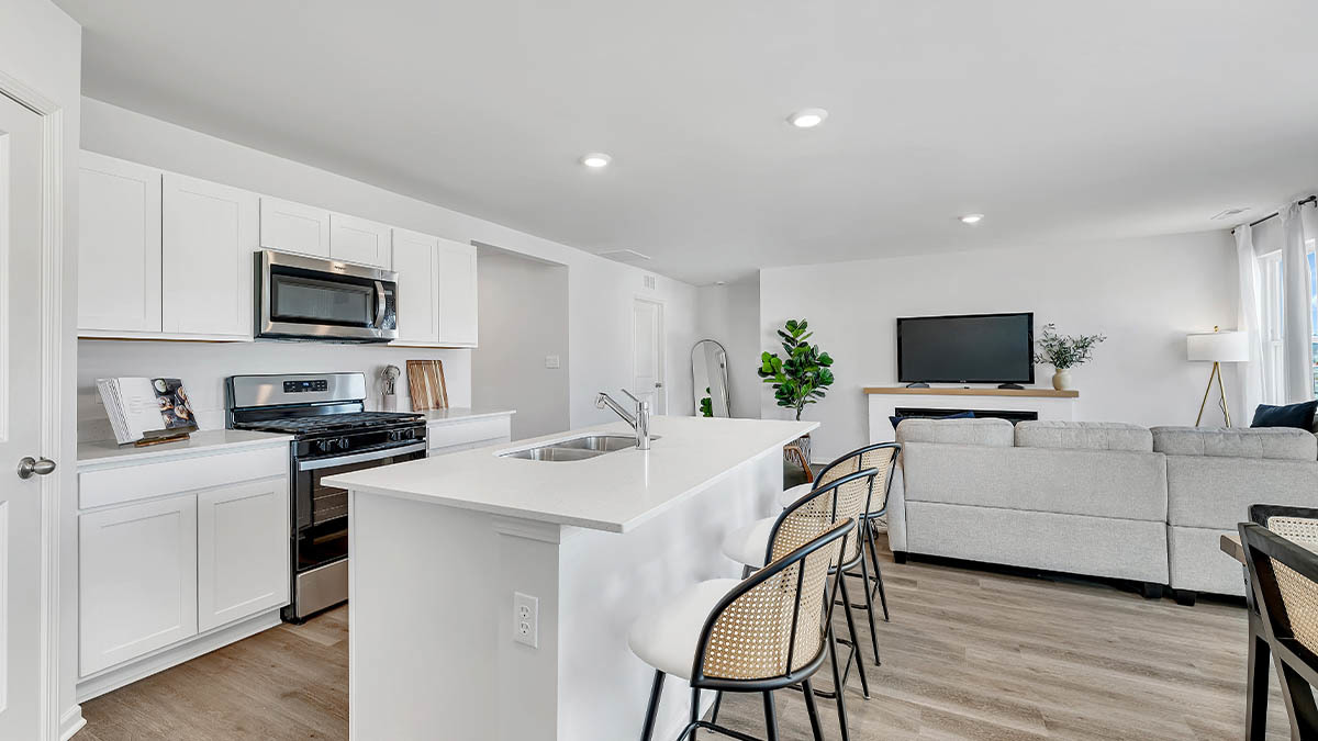 565 Revere Street Property Photo 7