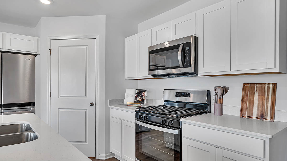 565 Revere Street Property Photo 10