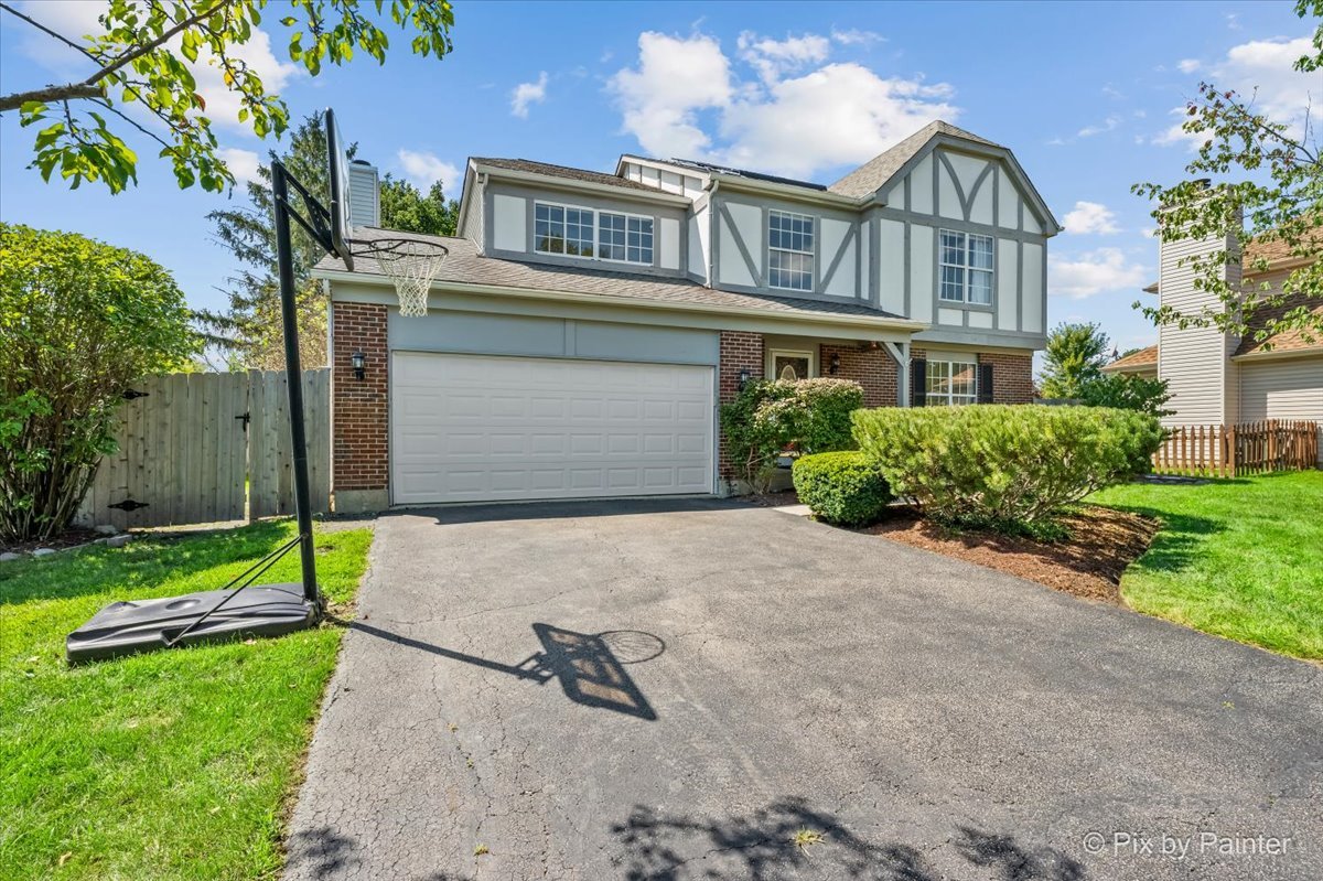 344 Yorkshire Drive Property Photo 1