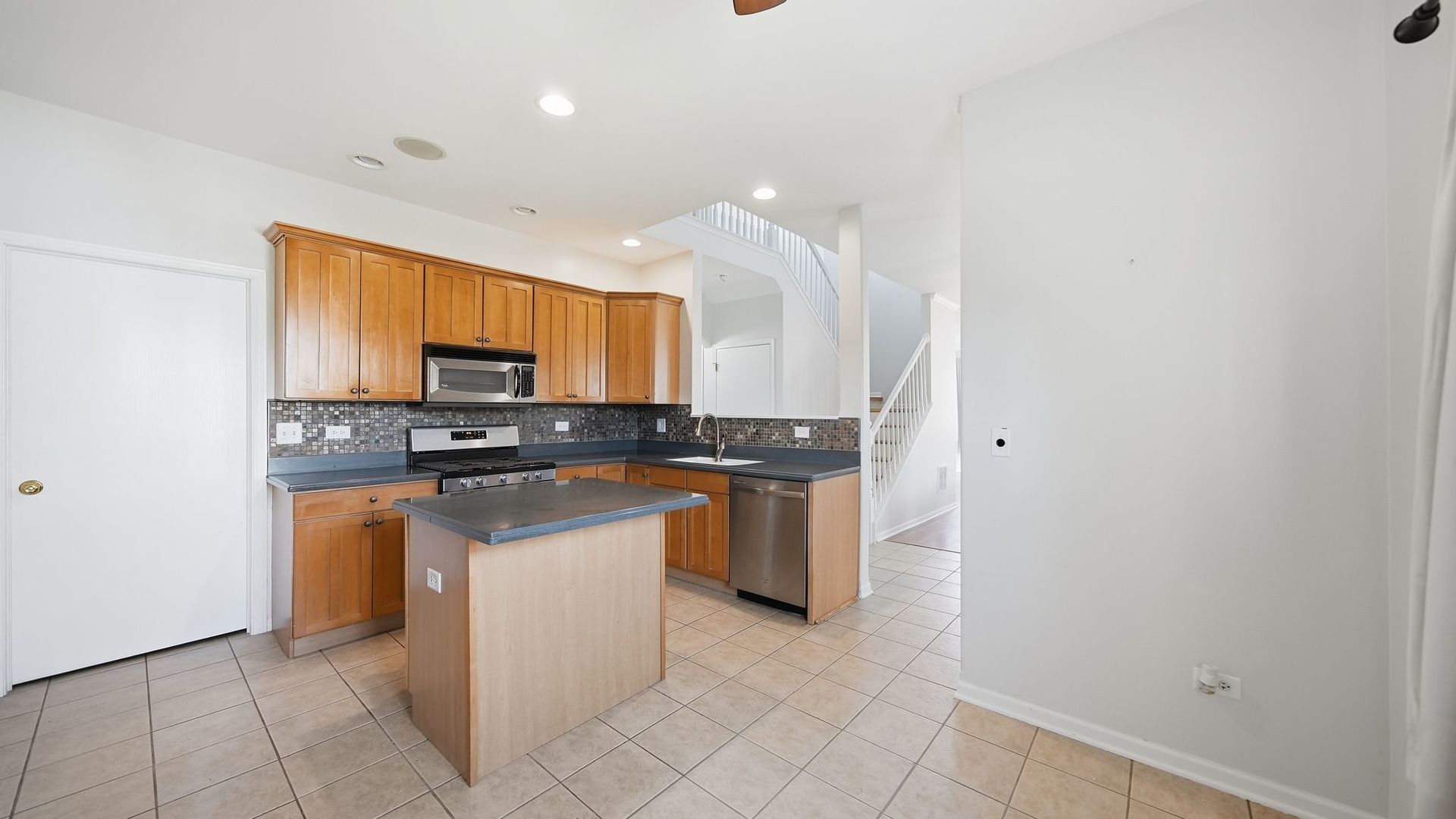 16146 Huron Street Property Photo 6