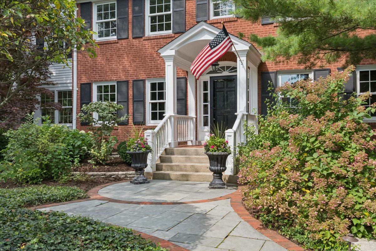 579 Hill Terrace Property Photo 4