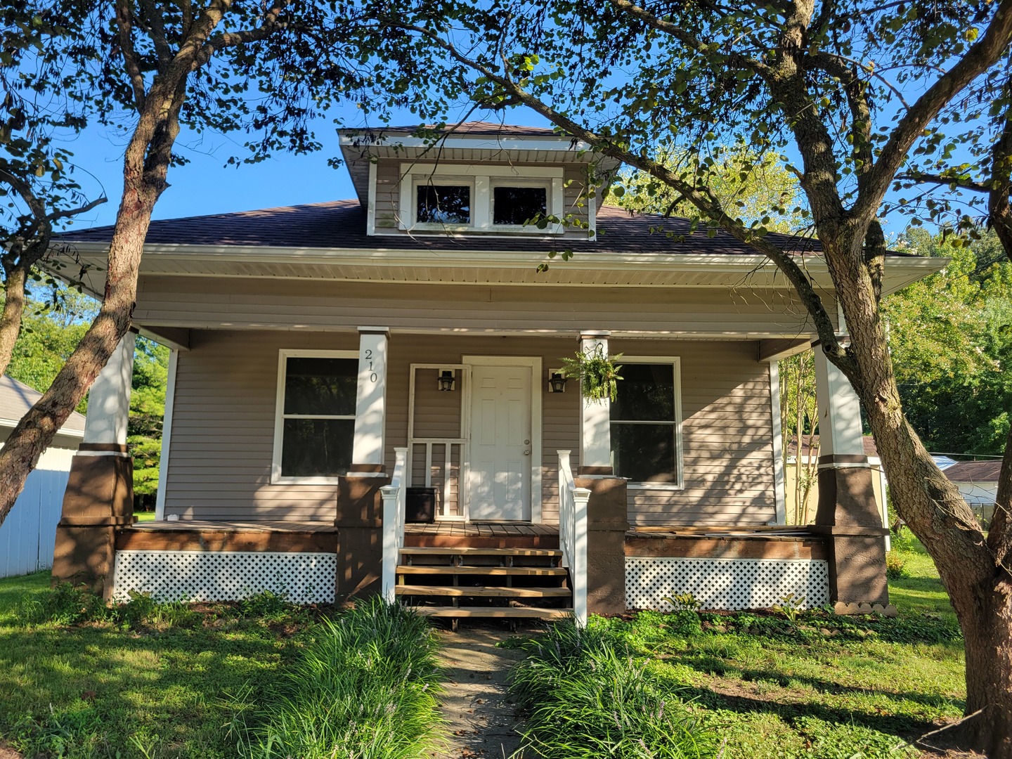 210 Se Front Street Property Photo 1