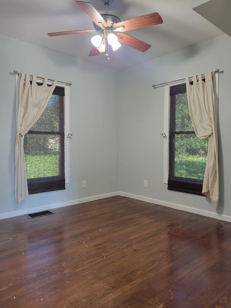 210 Se Front Street Property Photo 11