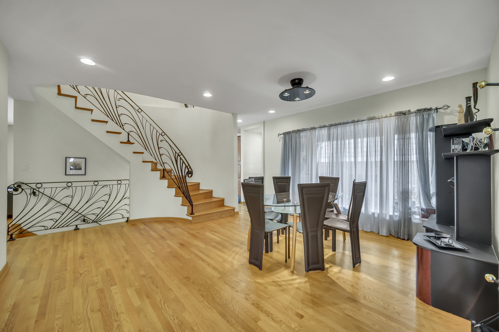 1704 Marguerite Street Property Photo 7