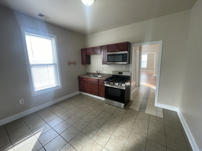 7927 S Parnell Avenue Property Photo 2