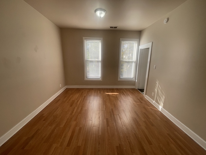 7927 S Parnell Avenue Property Photo 5