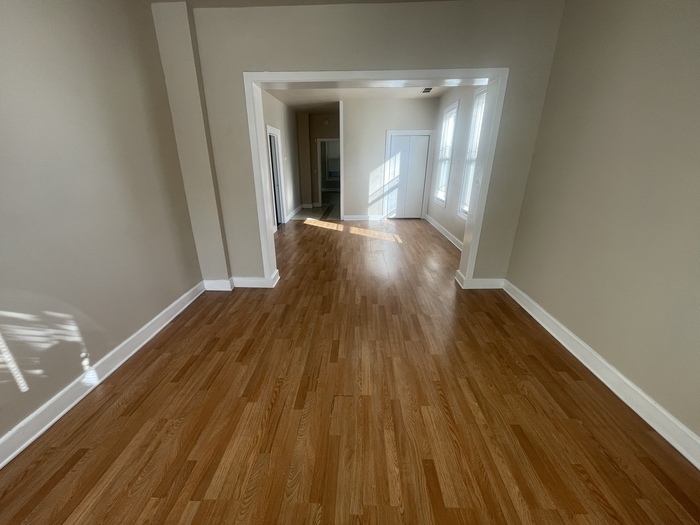 7927 S Parnell Avenue Property Photo 7
