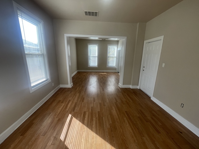 7927 S Parnell Avenue Property Photo 8