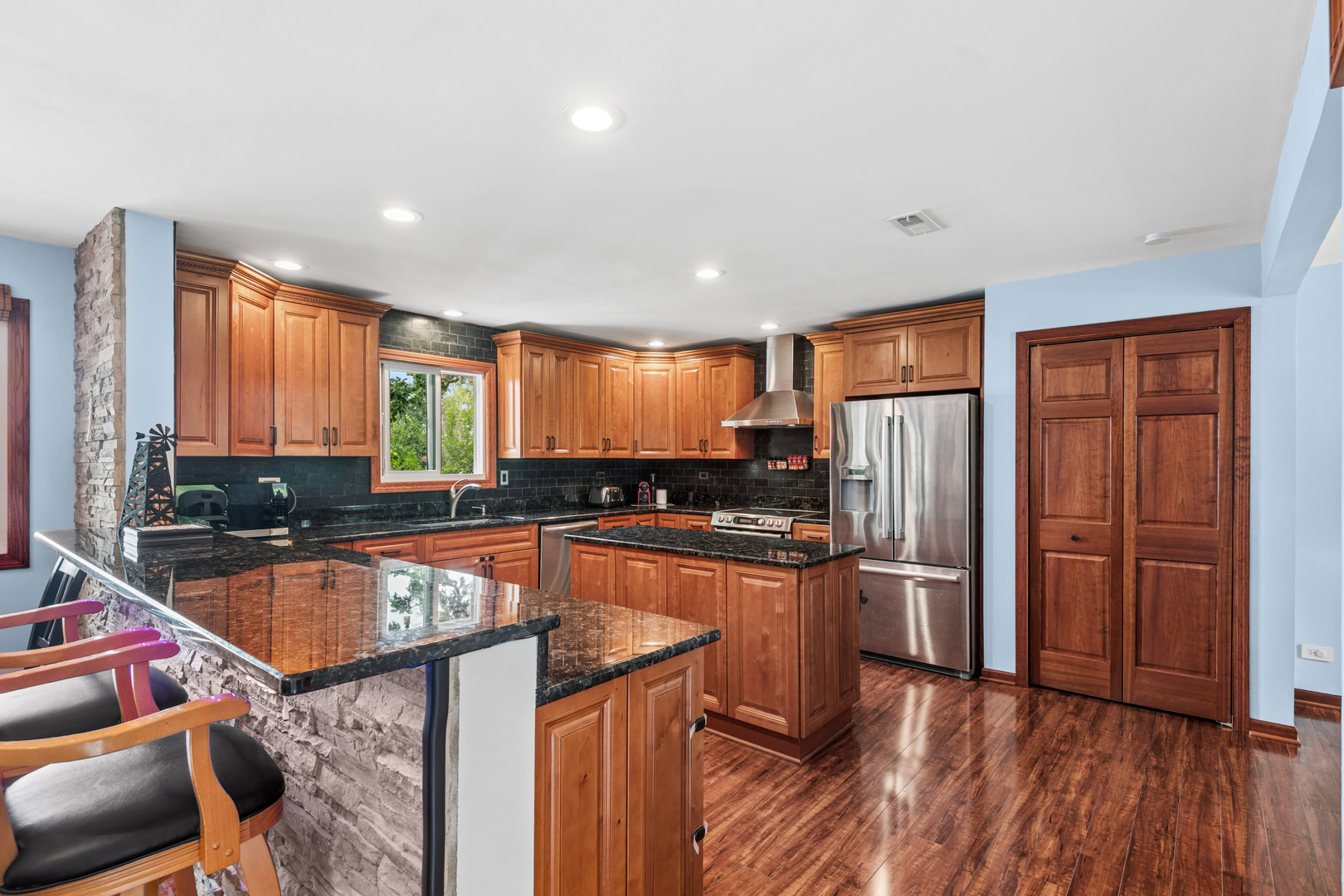 2202 Lake Shore Drive Property Photo 3