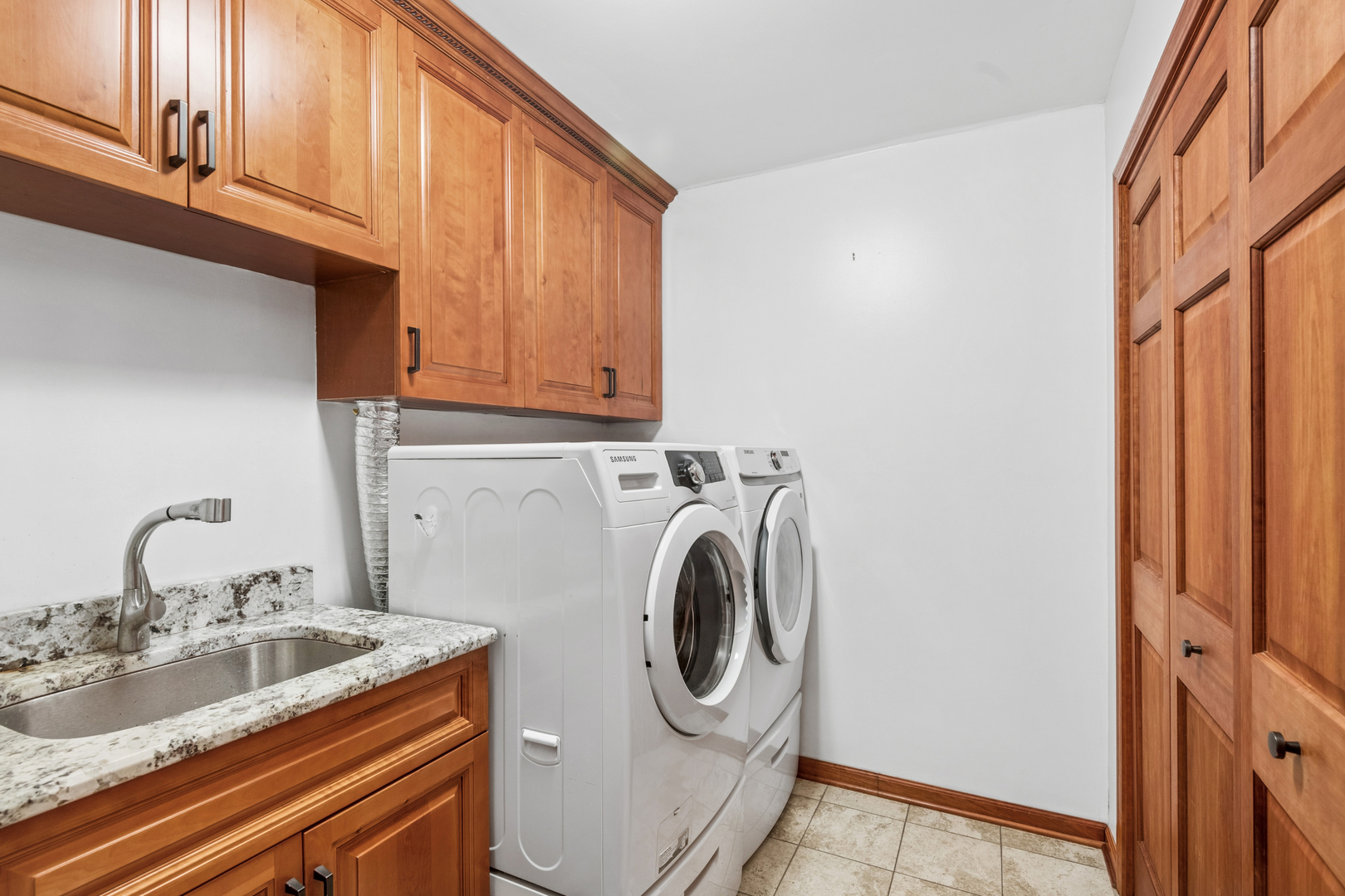 2202 Lake Shore Drive Property Photo 21
