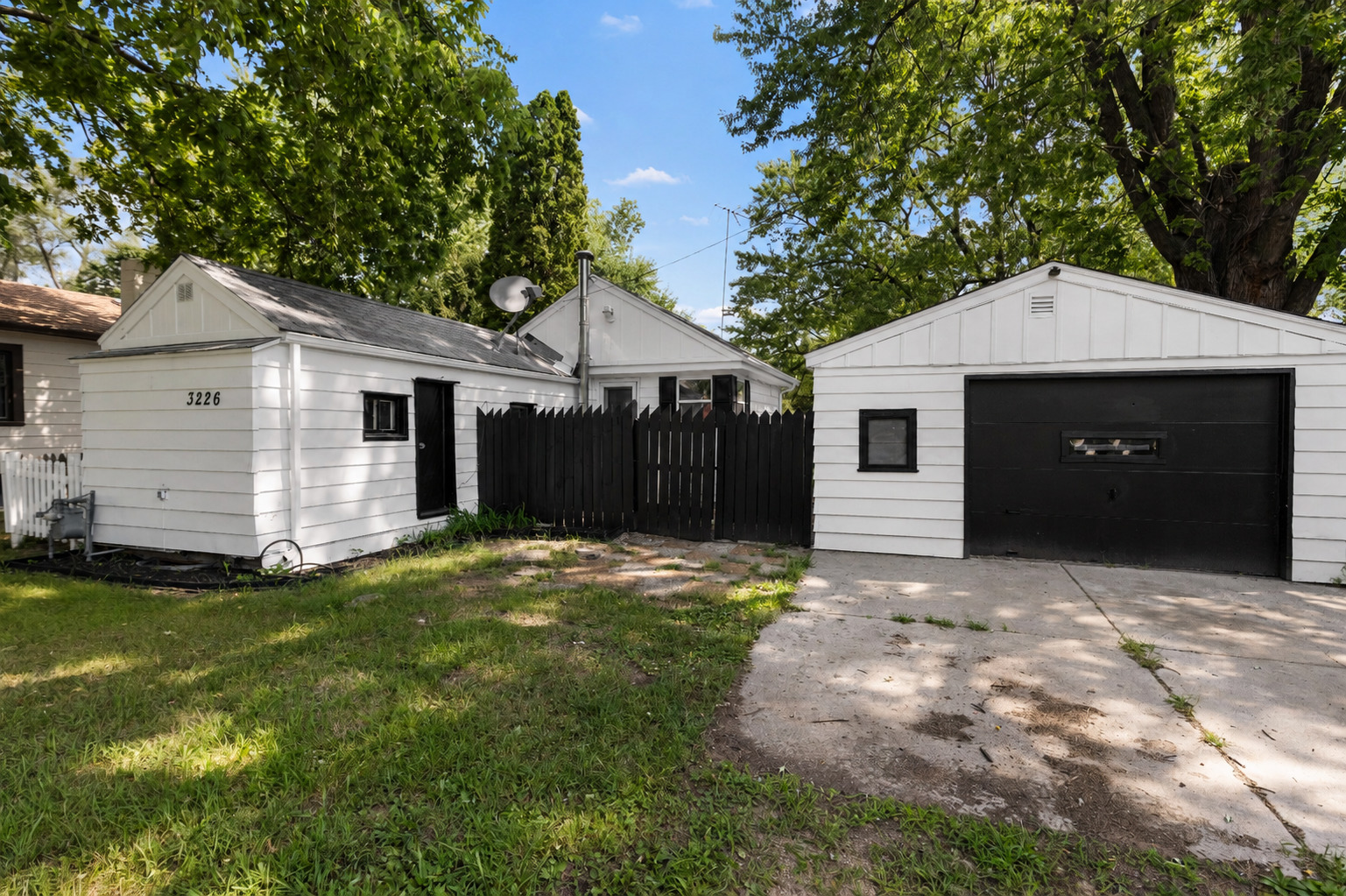 3226 8th Street Property Photo 1