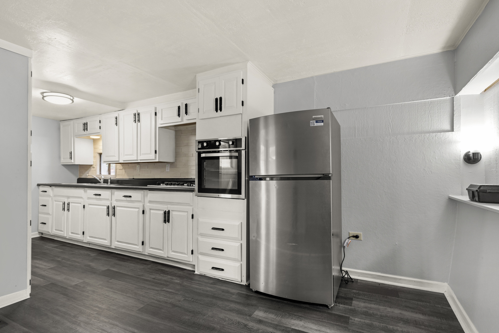3226 8th Street Property Photo 4