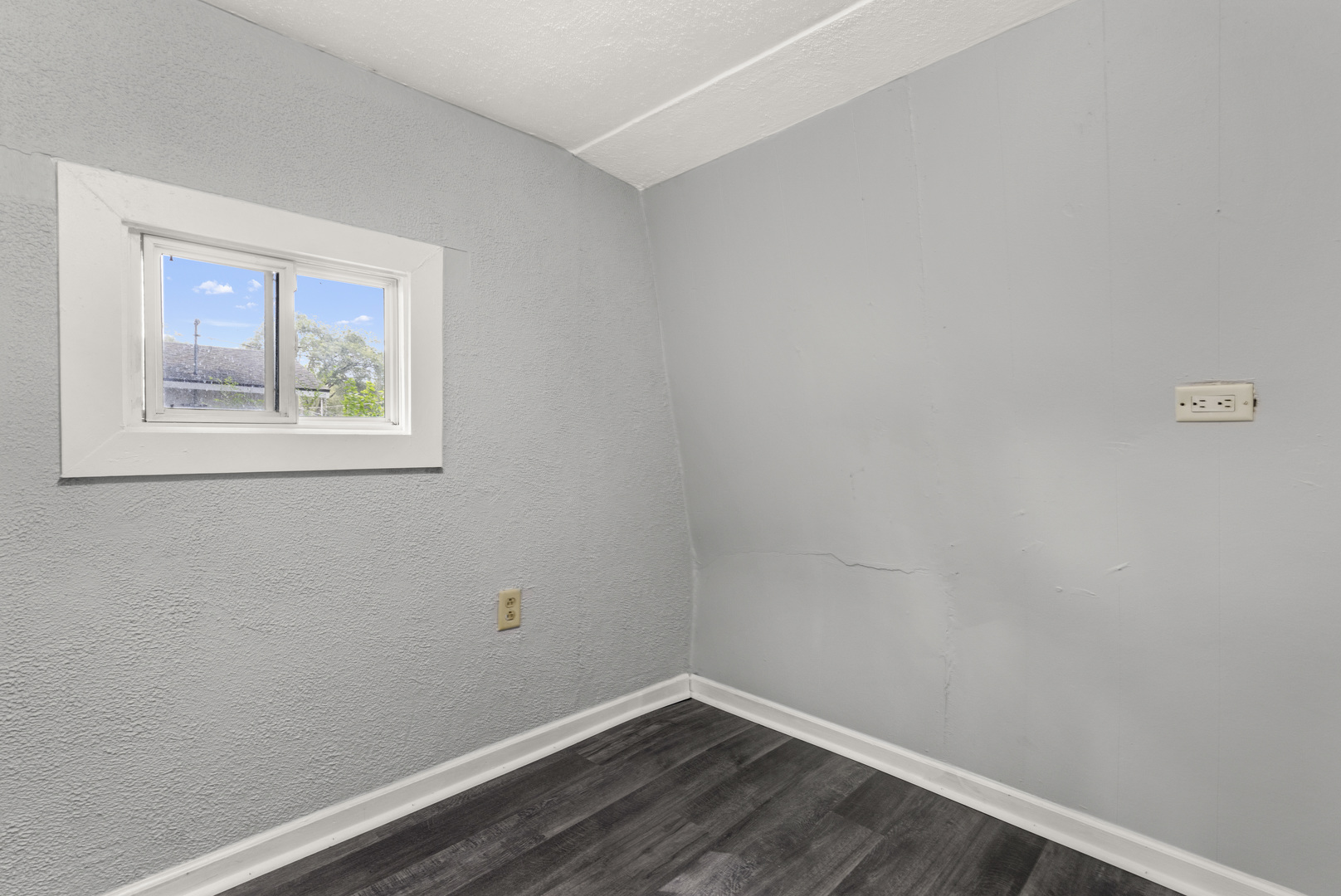 3226 8th Street Property Photo 7