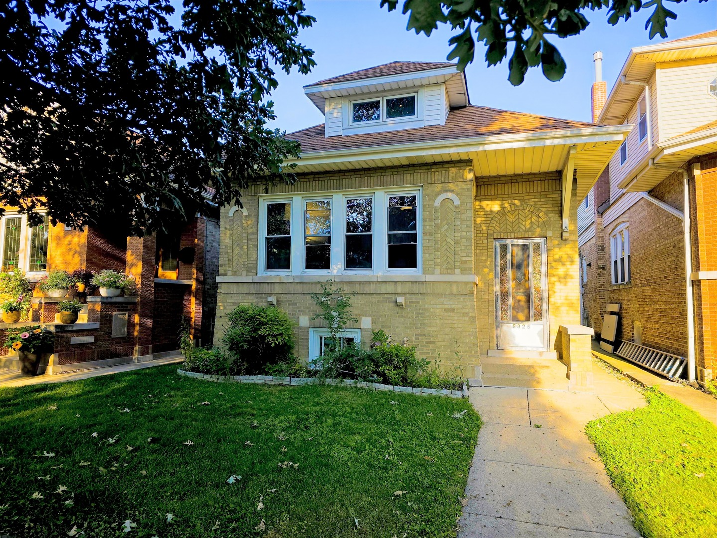 5325 N Linder Avenue Property Photo 1