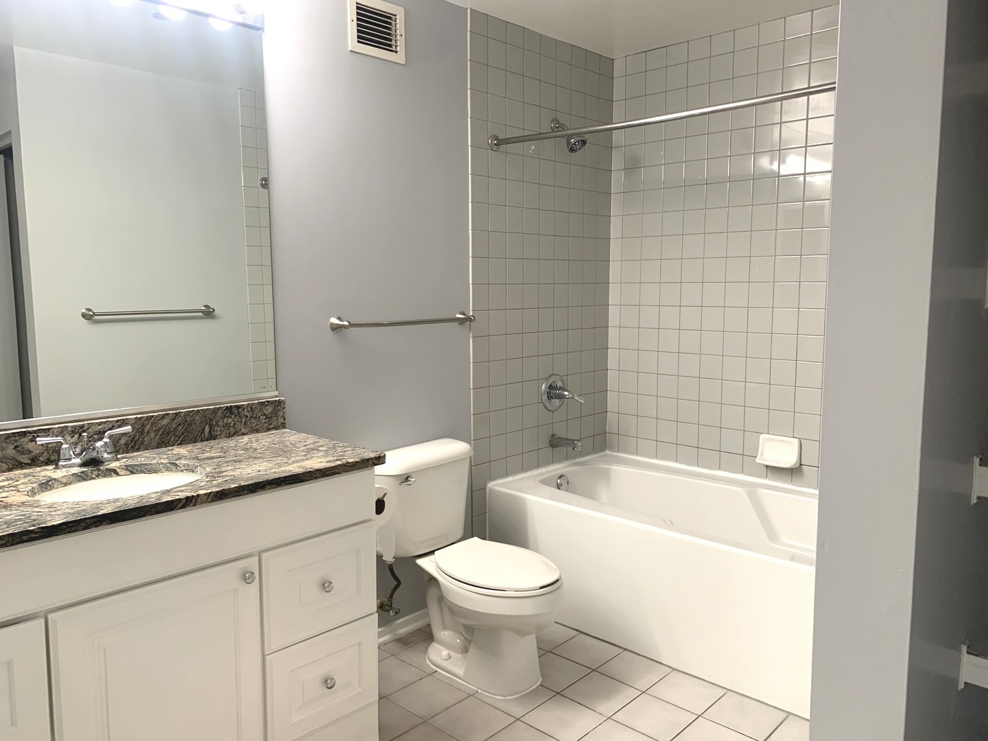 330 N Jefferson Street 2203 Property Photo 9