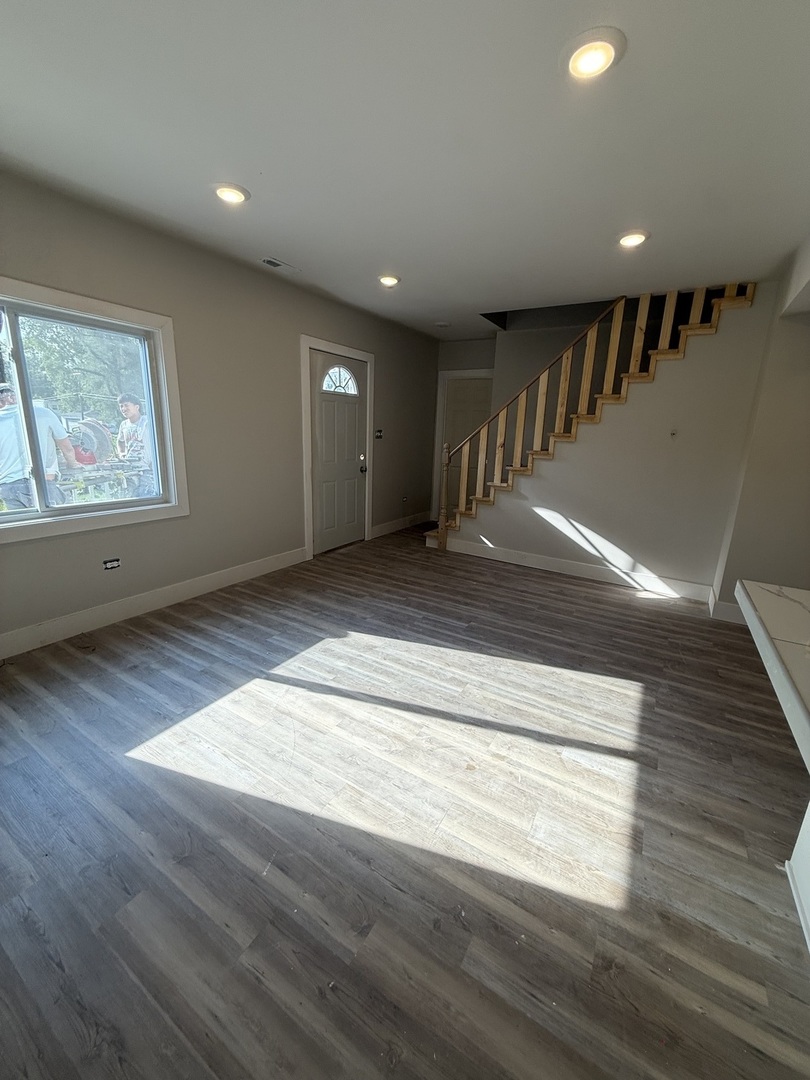16901 Crane Avenue Property Photo 2