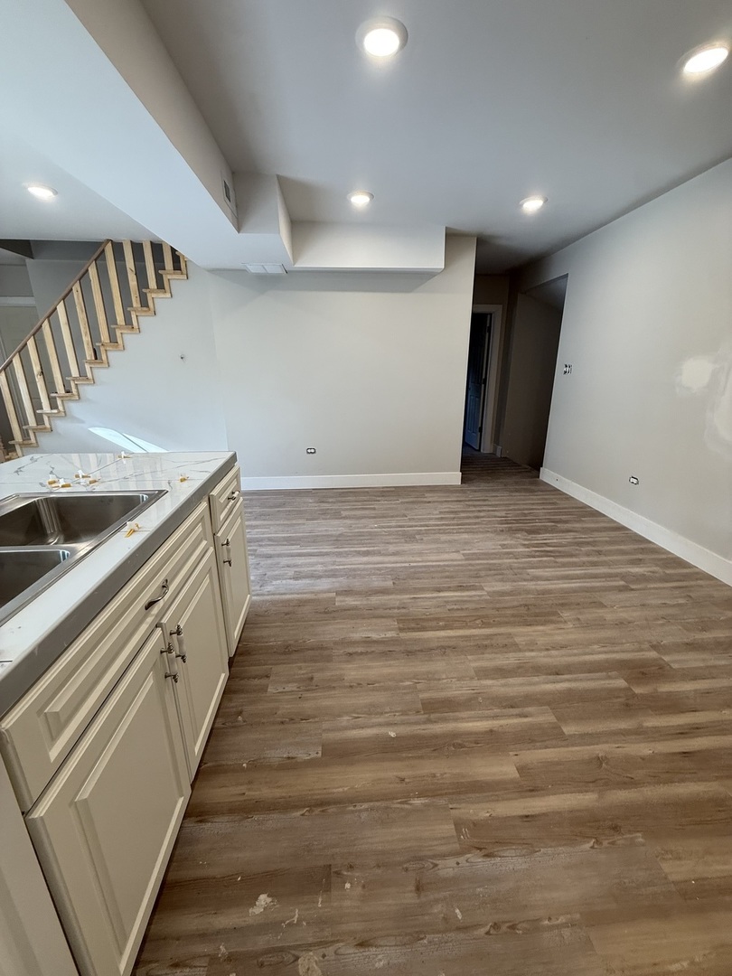 16901 Crane Avenue Property Photo 3